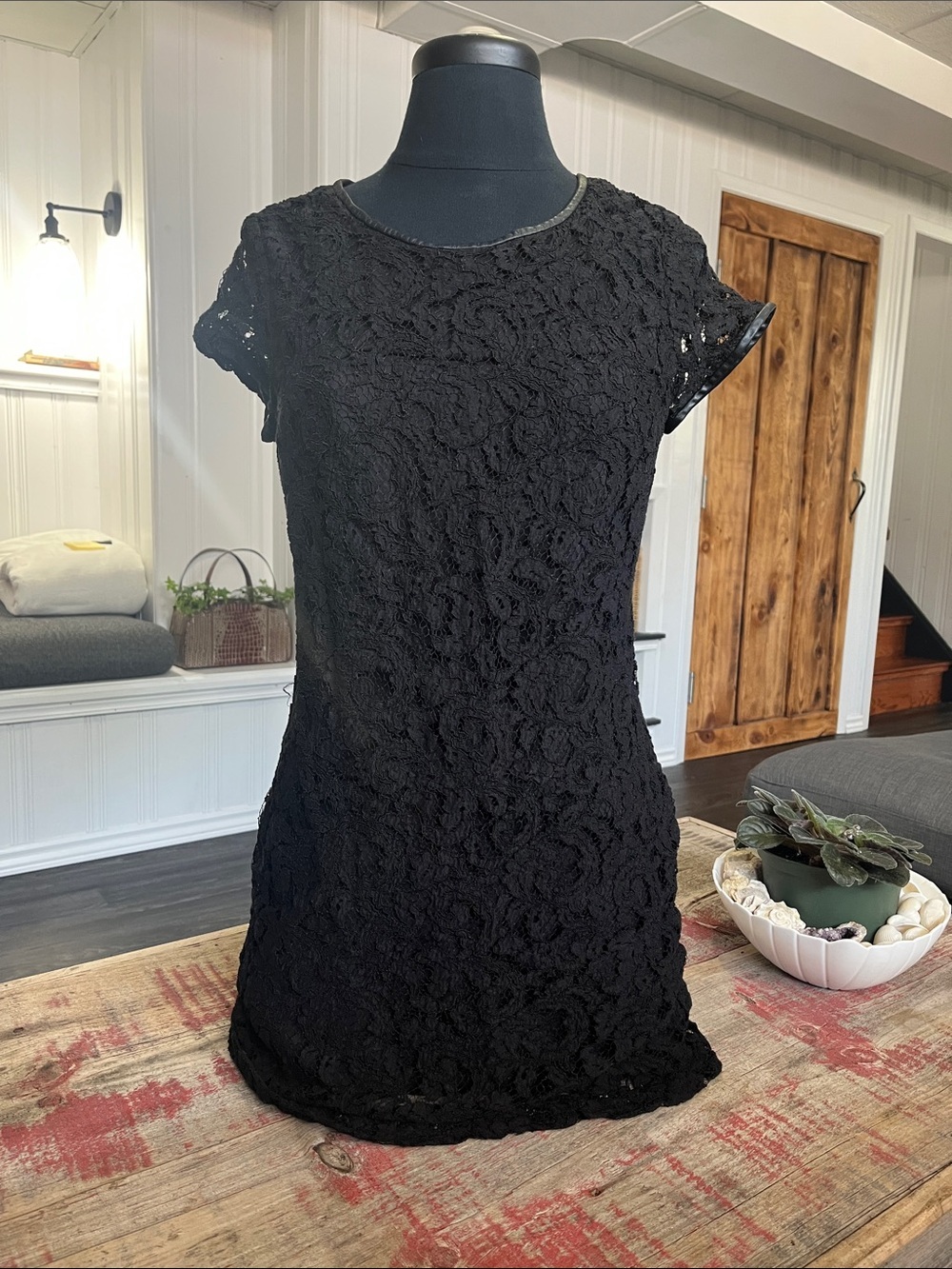 Club Monaco Black Lace Short-Sleeve Mini Dress